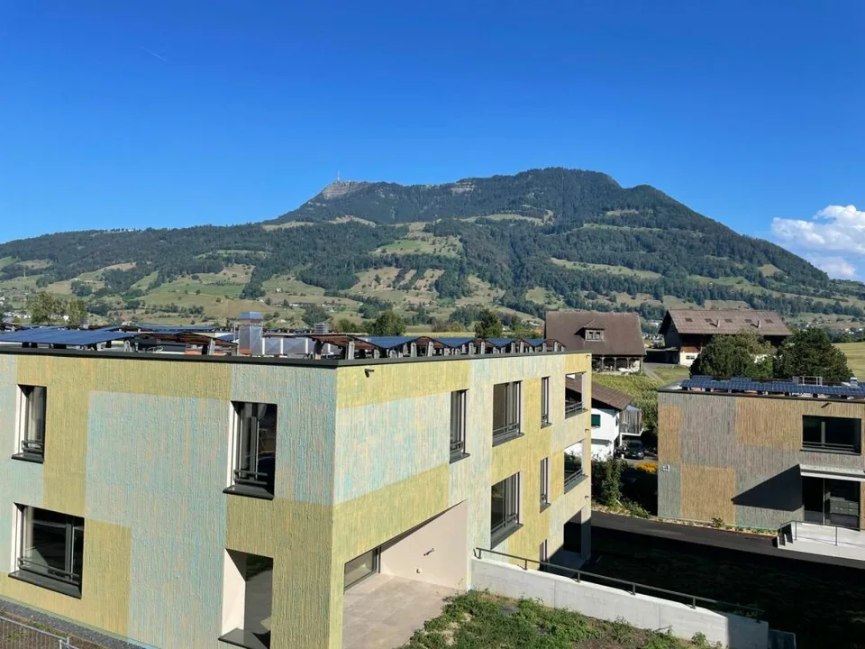 Appartement exclusif de 3,5 pièces en première occupation avec un panorama Rigi de rêve