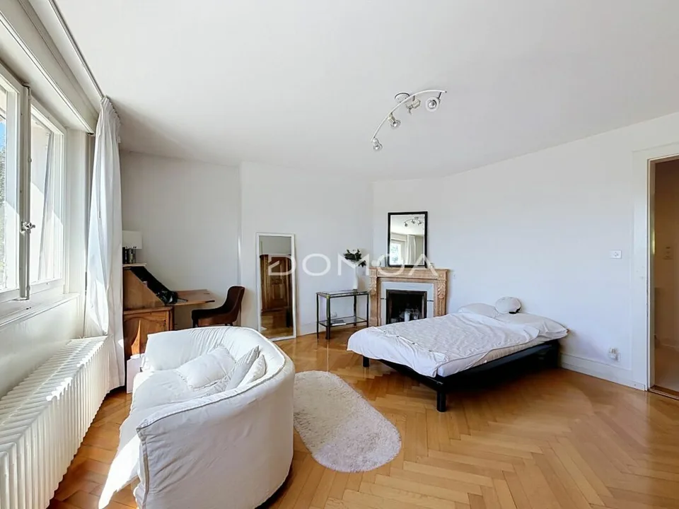### Eigentumswohnung mit Innenpool und privatem Waldzugang