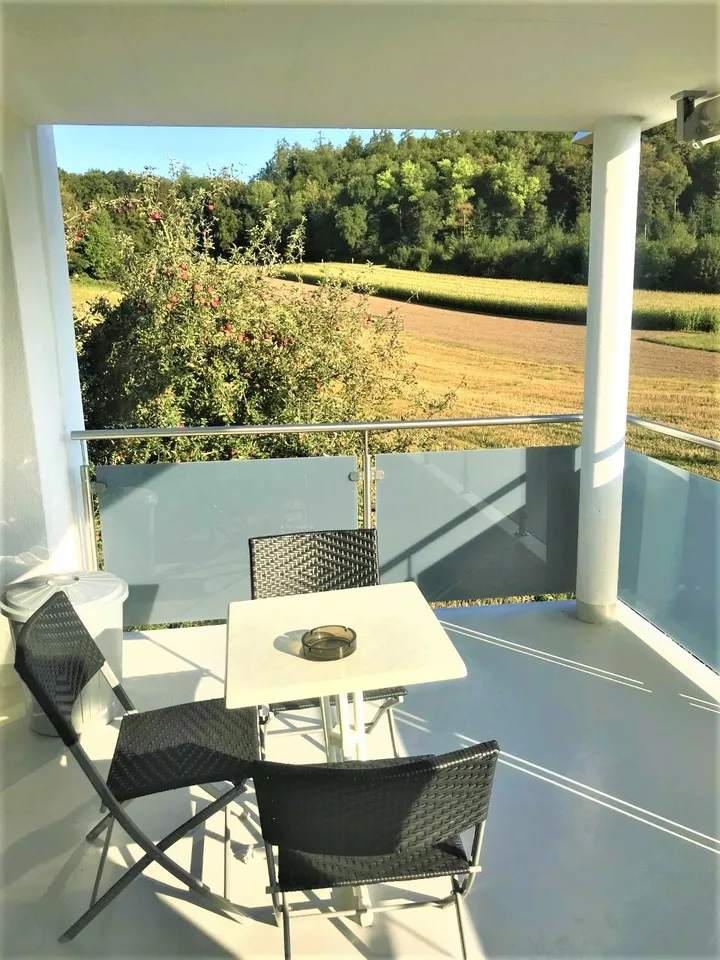 PRIX DÉTAILLÉ - APPARTEMENT MODERNE 3.5 PIÈCES DANS UN QUARTIER RÉSIDENTIEL CALME