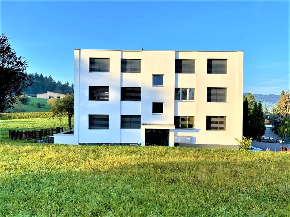 PRIX DÉTAILLÉ - APPARTEMENT MODERNE 3.5 PIÈCES DANS UN QUARTIER RÉSIDENTIEL CALME