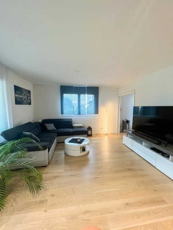 Appartement moderne 2.5 pièces au 2e étage dans un emplacement attractif à Rickenbach Sulz