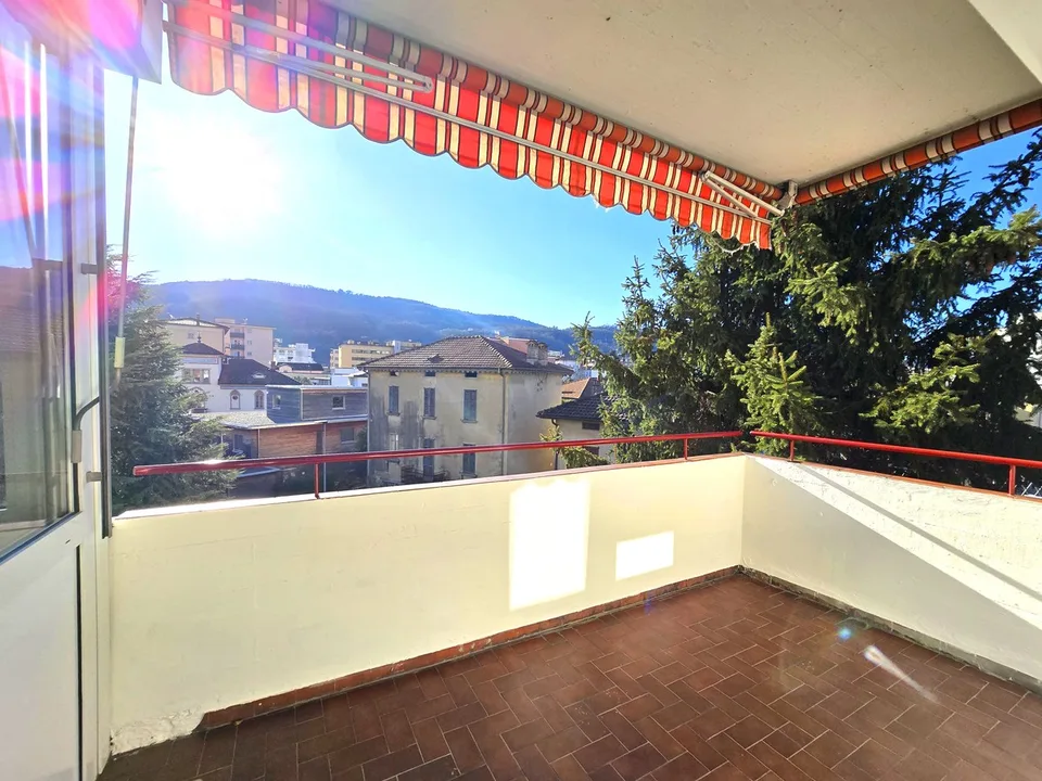 Interesting bright 3.5-room apartment with renovated covered terrace