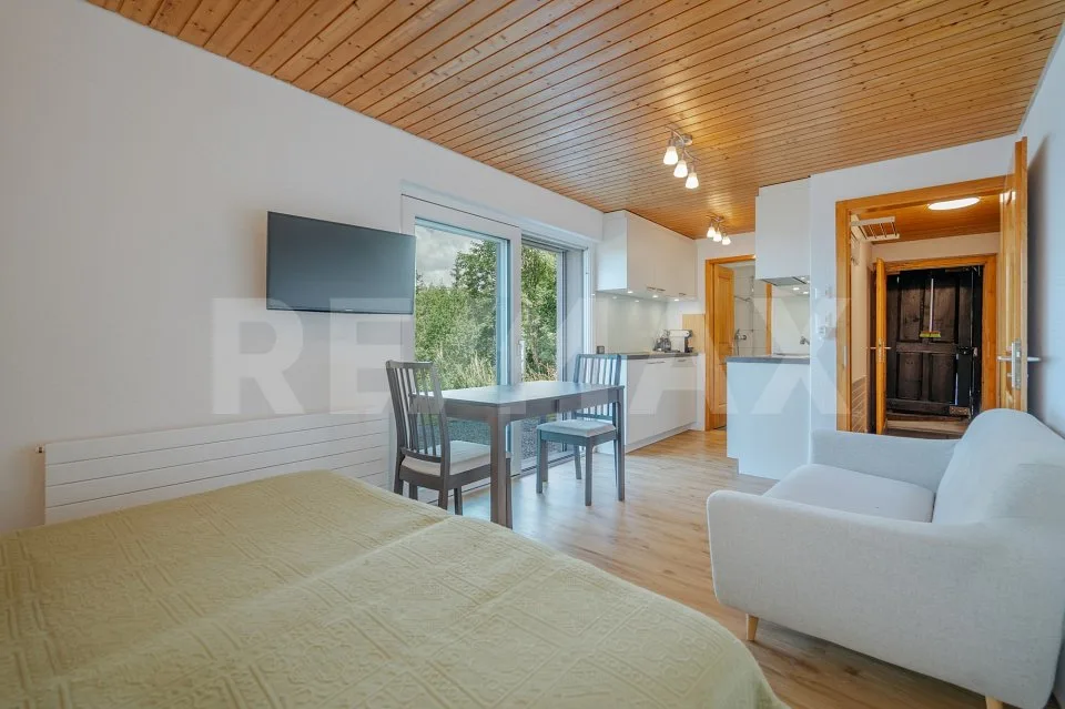 Die Berge vor Augen, den See zu Füssen - Ferienchalet mit 4.5 Zimmern und zusätzlichem Studio