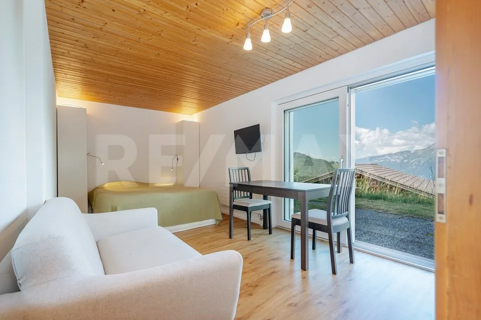 Die Berge vor Augen, den See zu Füssen - Ferienchalet mit 4.5 Zimmern und zusätzlichem Studio