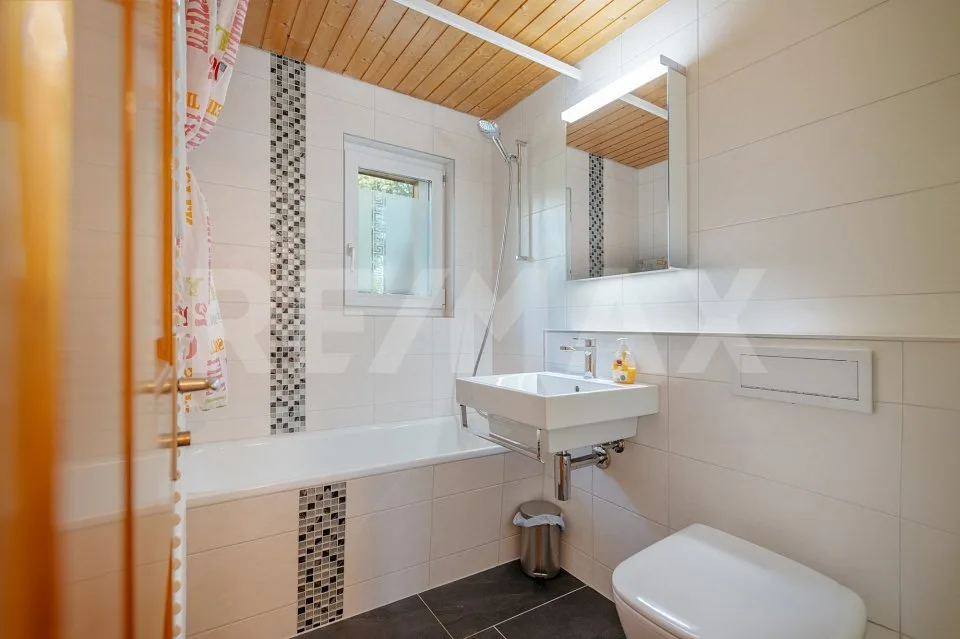 Die Berge vor Augen, den See zu Füssen - Ferienchalet mit 4.5 Zimmern und zusätzlichem Studio