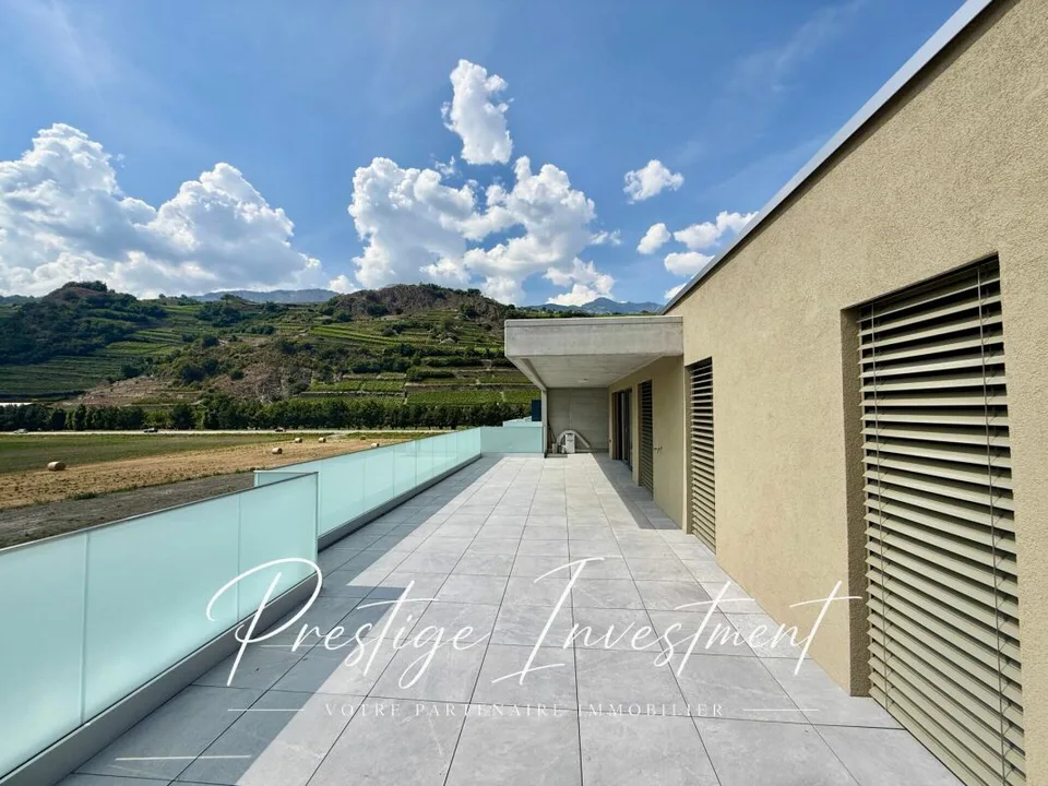 ATTIQUE 4.5 PCES & 172 M2 - UVRIER