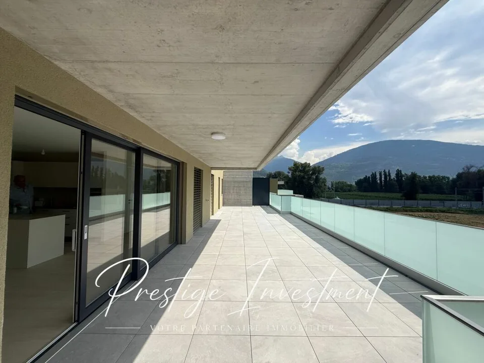 ATTIQUE 4.5 PCES & 172 M2 - UVRIER