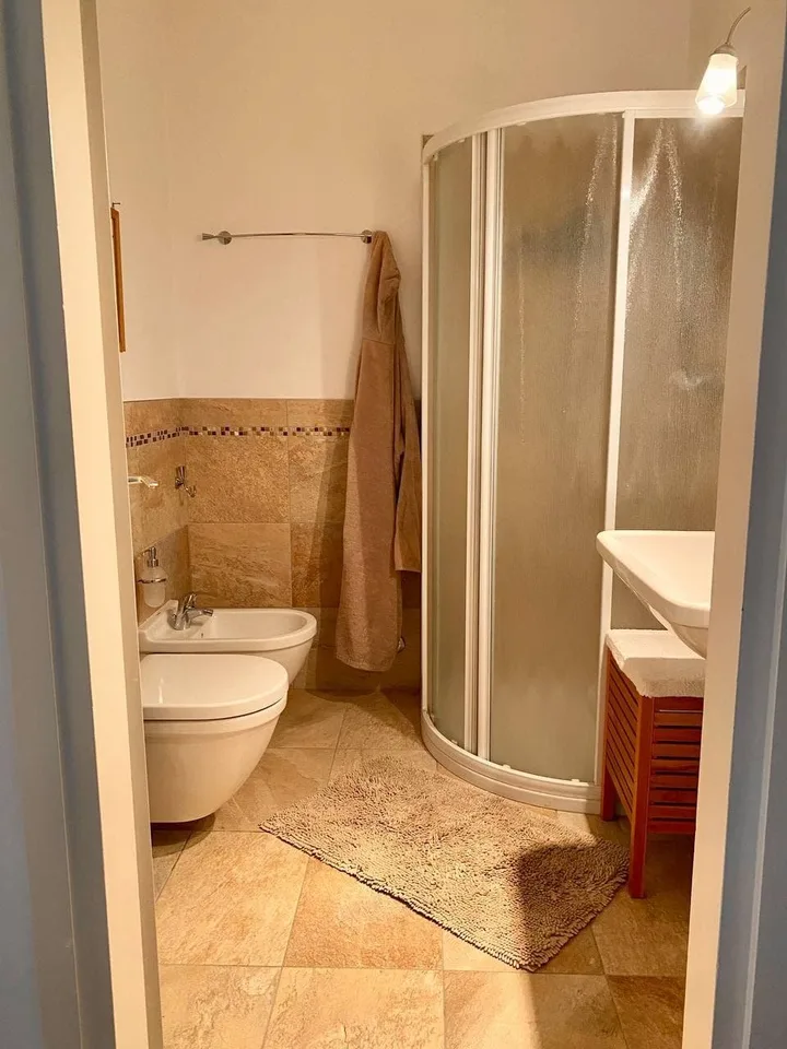 Zentrum Lugano, Dachgeschoss, 2,5 Zimmer, Terrasse, Balkon, überdachter Parkplatz
