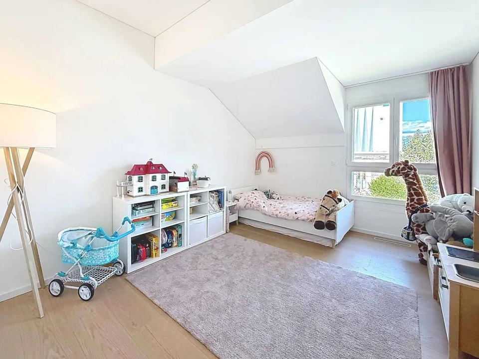 EXKLUSIVITÄT - Geräumige und helle 4,5-Zimmer-Wohnung + Galerie