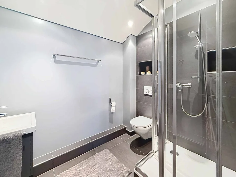 EXKLUSIVITÄT - Geräumige und helle 4,5-Zimmer-Wohnung + Galerie