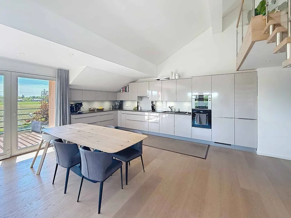 EXKLUSIVITÄT - Geräumige und helle 4,5-Zimmer-Wohnung + Galerie