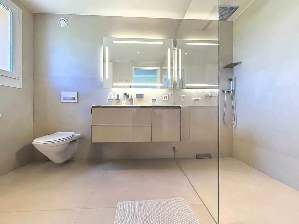 EXKLUSIVITÄT - Geräumige und helle 4,5-Zimmer-Wohnung + Galerie