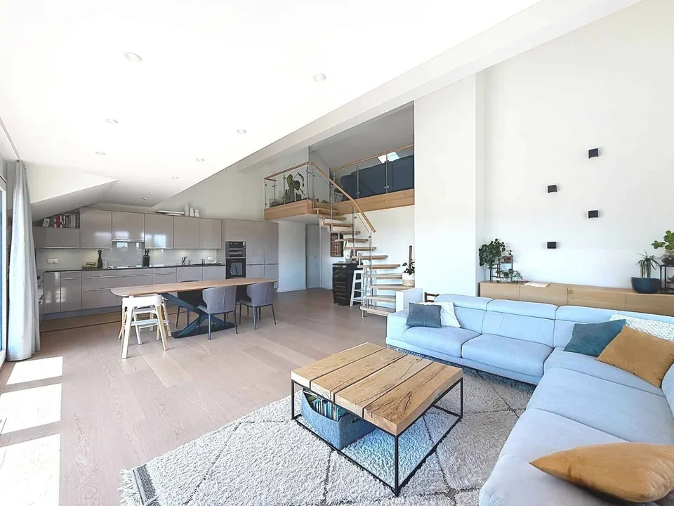 EXCLUSIVITE - Spacieux et lumineux appartement de 4,5 pièces + mezzanine