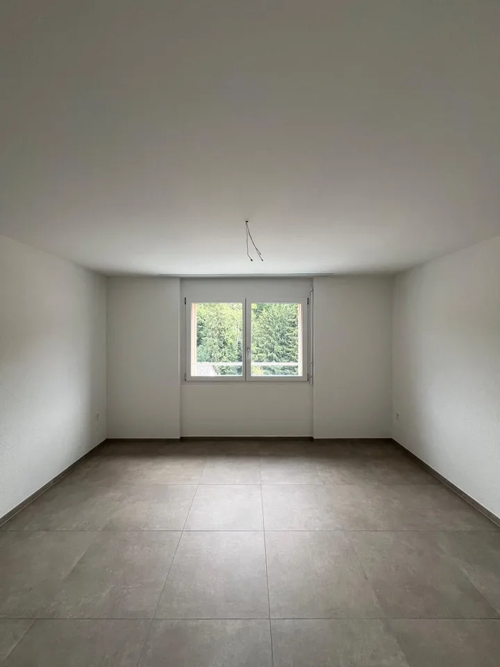 Frisch sanierte, moderne 3 Zimmer Wohnung mit Balkon – sofort verfügbar!
