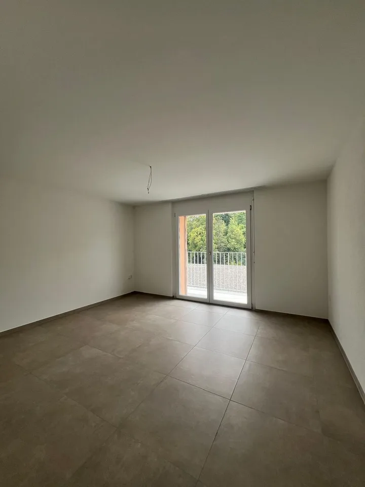 Frisch sanierte, moderne 3 Zimmer Wohnung mit Balkon – sofort verfügbar!