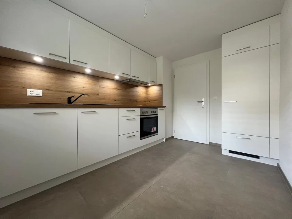 Frisch sanierte, moderne 3 Zimmer Wohnung mit Balkon – sofort verfügbar!