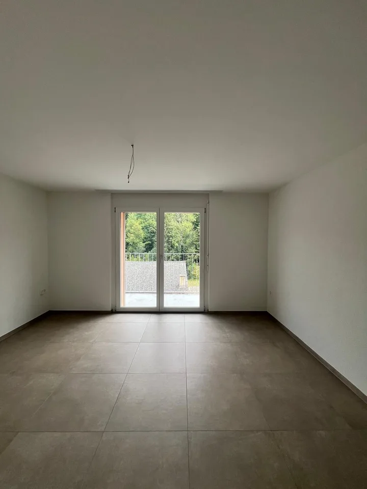 Frisch sanierte, moderne 3 Zimmer Wohnung mit Balkon – sofort verfügbar!