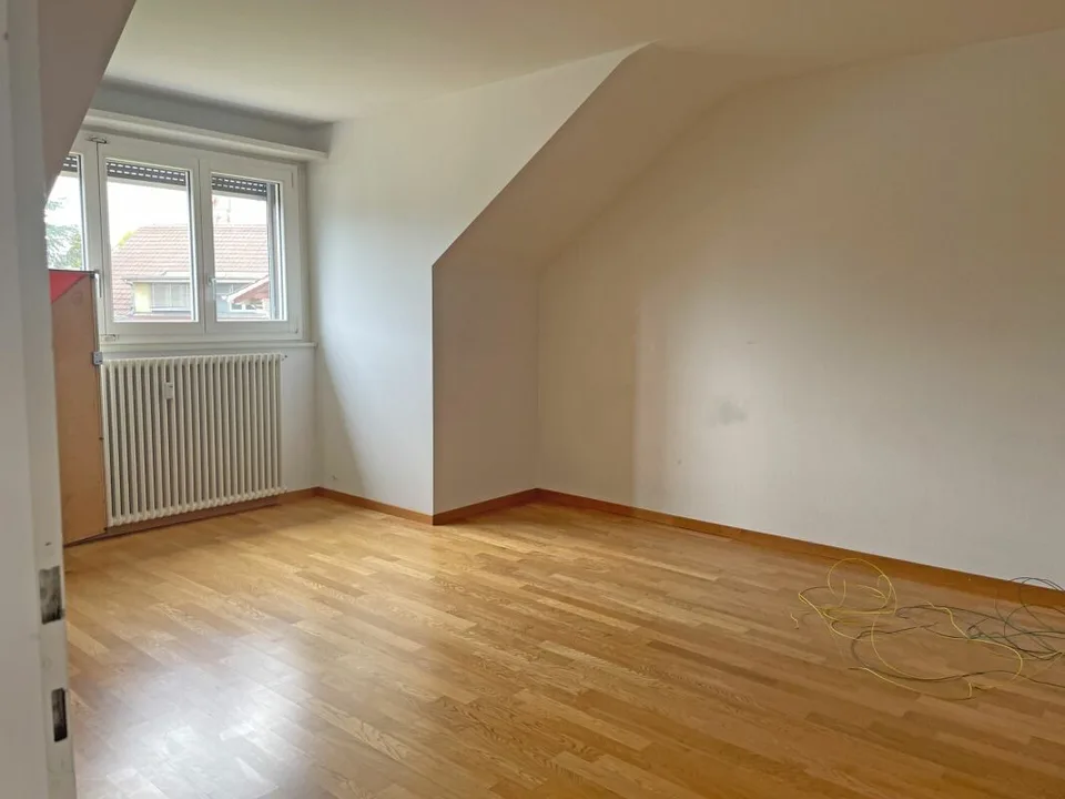 Spacious 4.5-room apartment in Münchenbuchsee with loggia