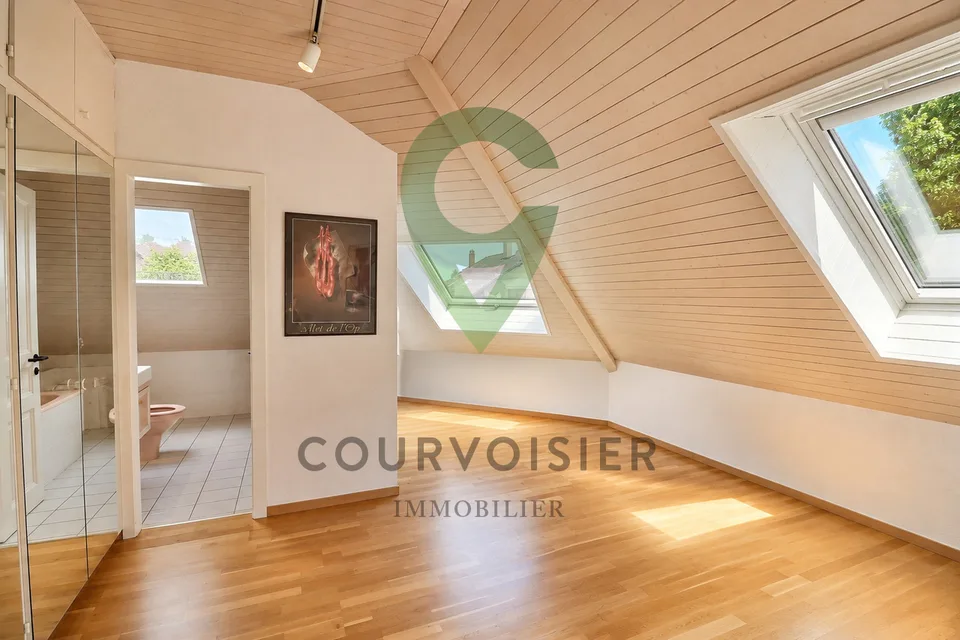 Moderne Villa mit 2 Wohnungen, Garten und Pool in Rolle