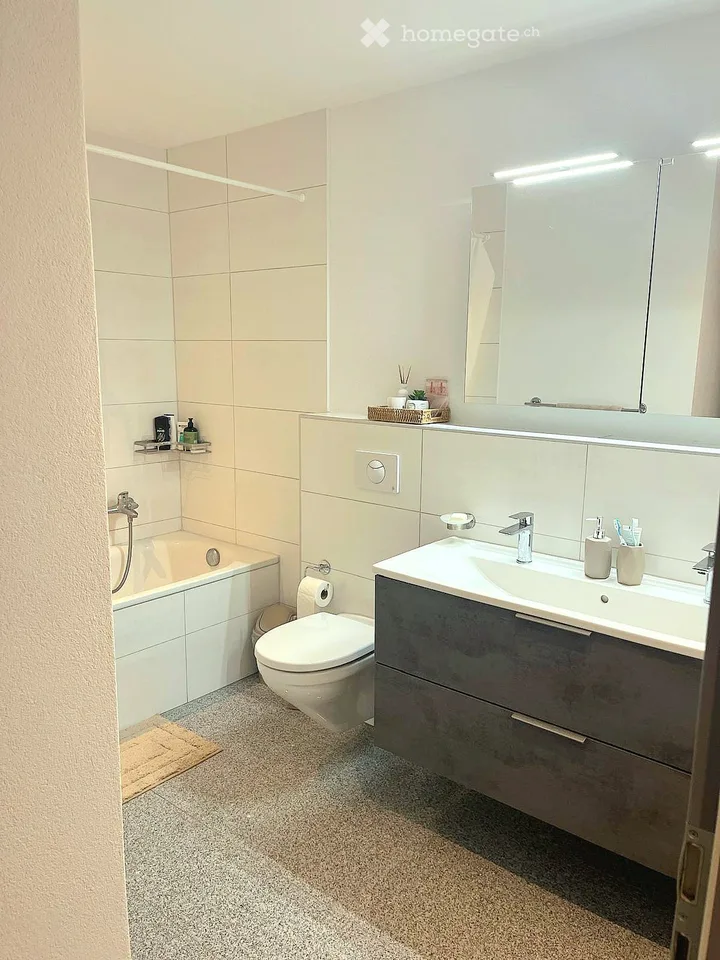 Appartement moderne 3,5 pièces avec terrasse, jardin & vue