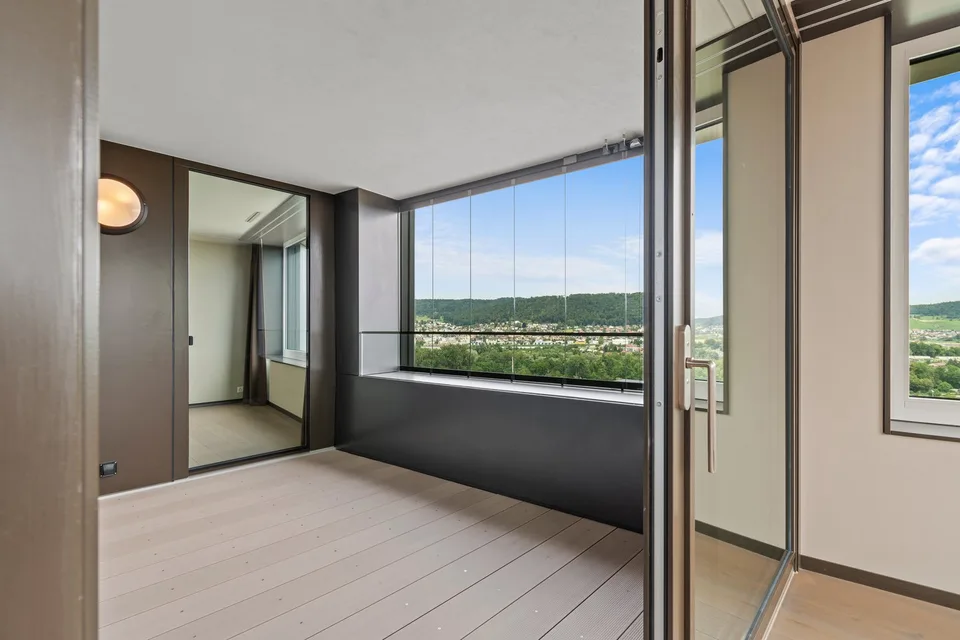 Exclusive living above the Limmat