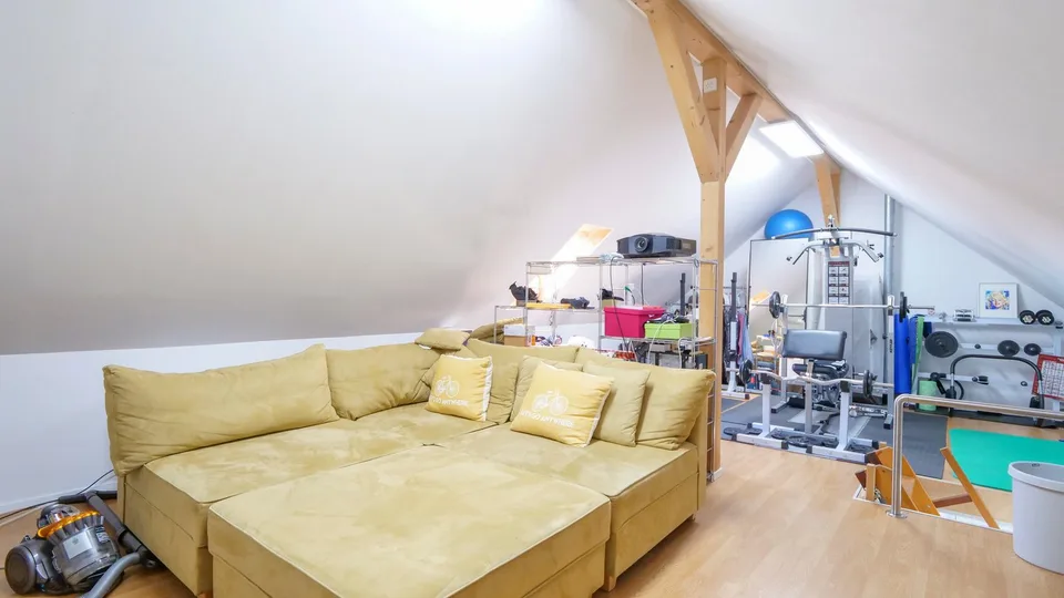 Grosszügige 5.5-Zimmer-Maisonette-Wohnung mit viel Privatsphäre und Wohnkomfort