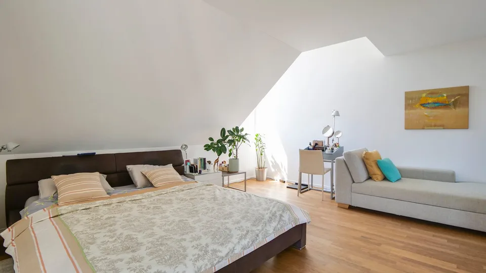 Grosszügige 5.5-Zimmer-Maisonette-Wohnung mit viel Privatsphäre und Wohnkomfort