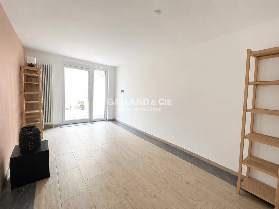 Ampia superficie per professioni mediche o uffici - ~164 m²