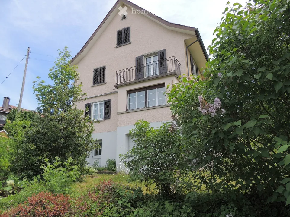 Charmantes 8-Zimmer-Einfamilienhaus in Ehrikon – Wohnen mit Charakter und Weitblick