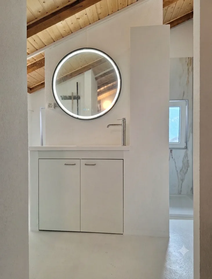 Charming, freshly renovated 3.5-room attic apartment including parking space