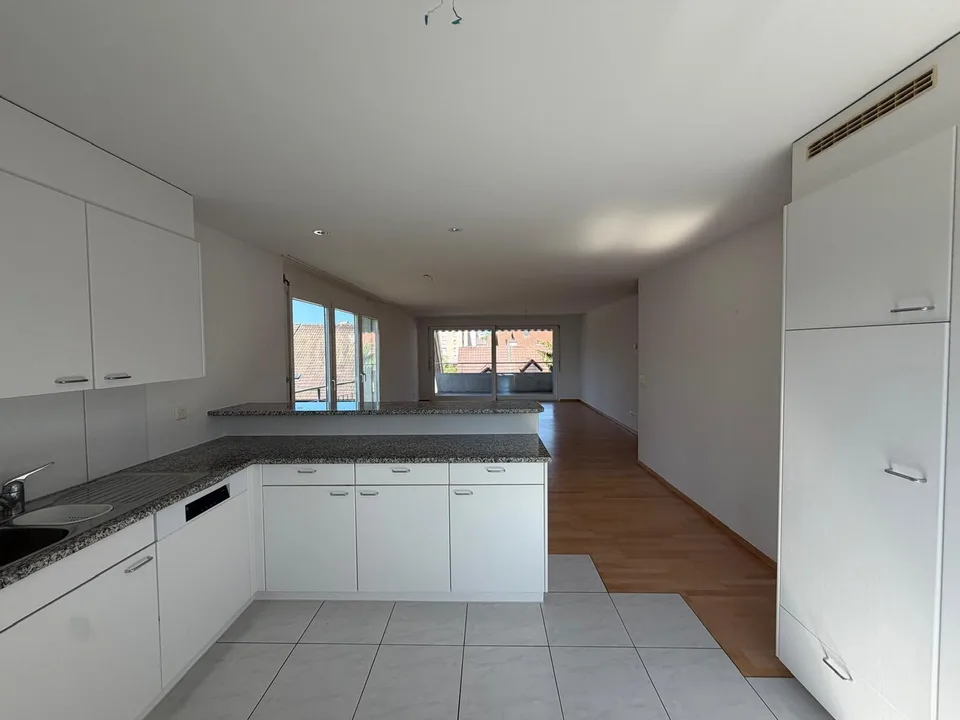 Grosszügige 4.5-Zimmer-Wohnung zur befristeten Miete bis 31.08.2027