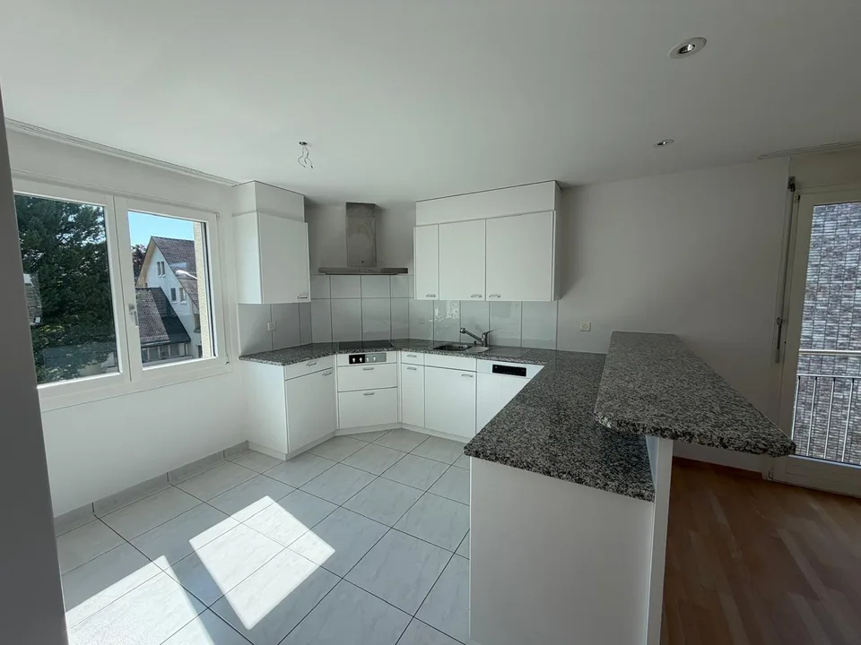 Appartement spacieux 4.5 pièces à louer pour une durée limitée jusqu'au 31.08.2027
