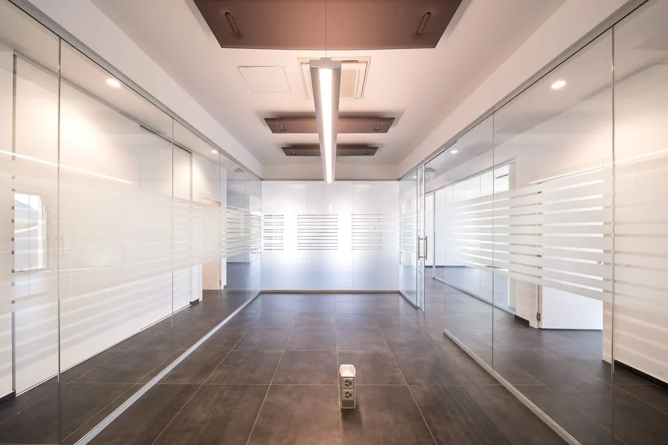 MODERN OFFICE IN MANNO