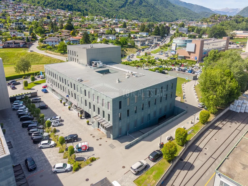 MODERN OFFICE IN MANNO