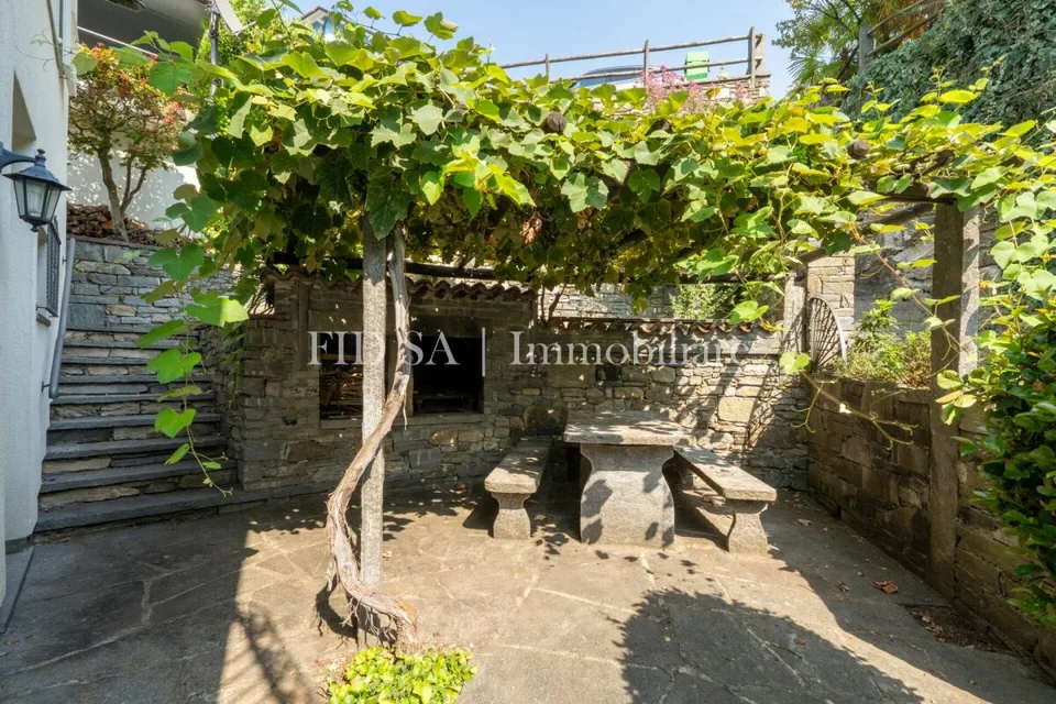 Casa indipendente in splendida posizione collinare - natura, sole e privacy