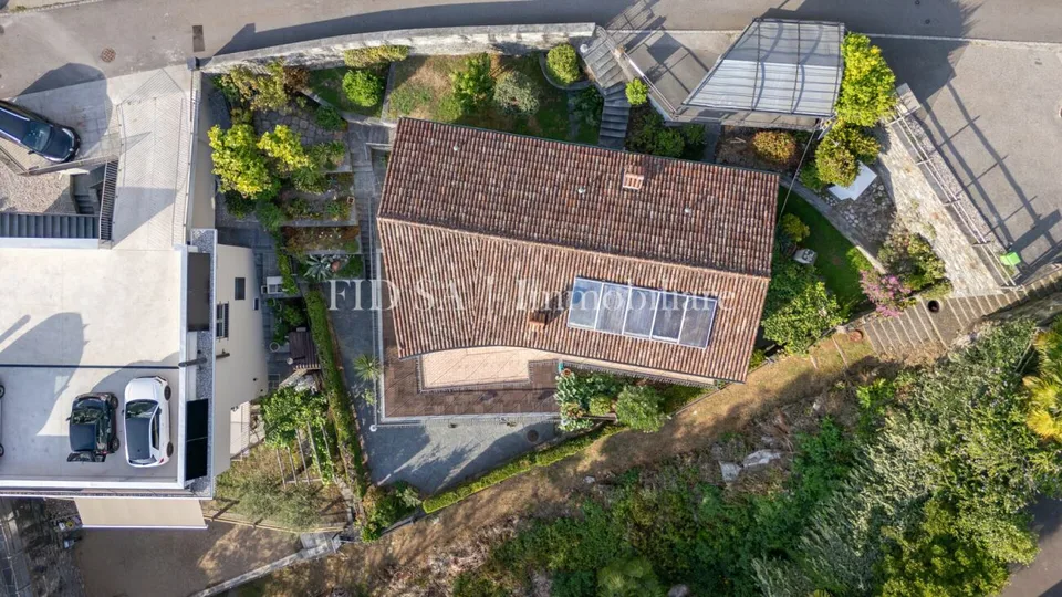 Casa indipendente in splendida posizione collinare - natura, sole e privacy