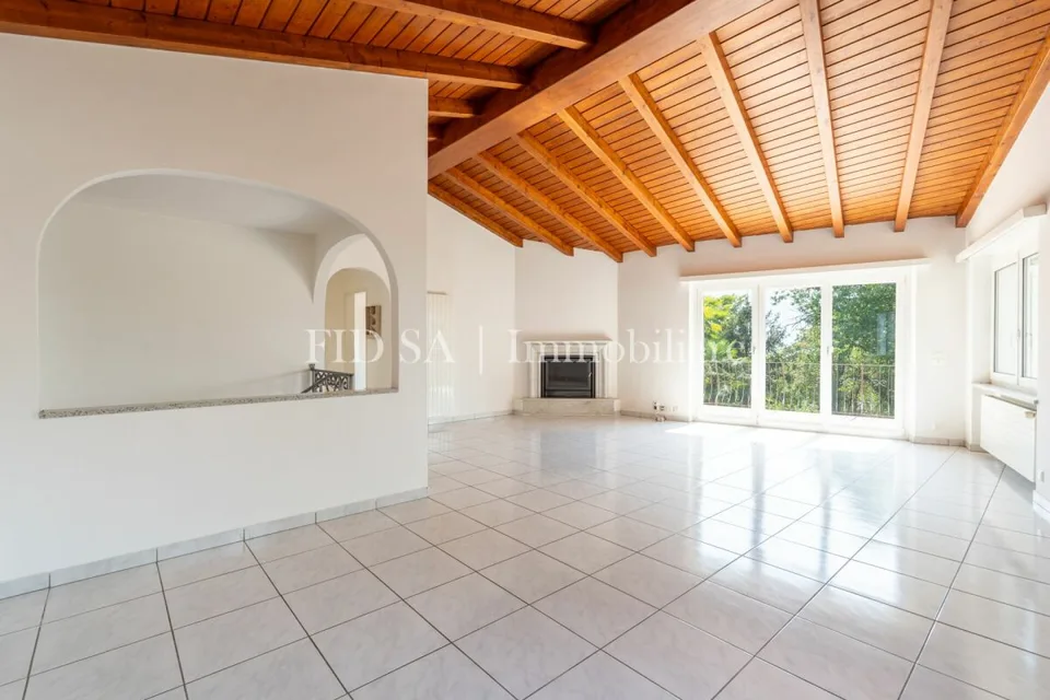 Casa indipendente in splendida posizione collinare - natura, sole e privacy