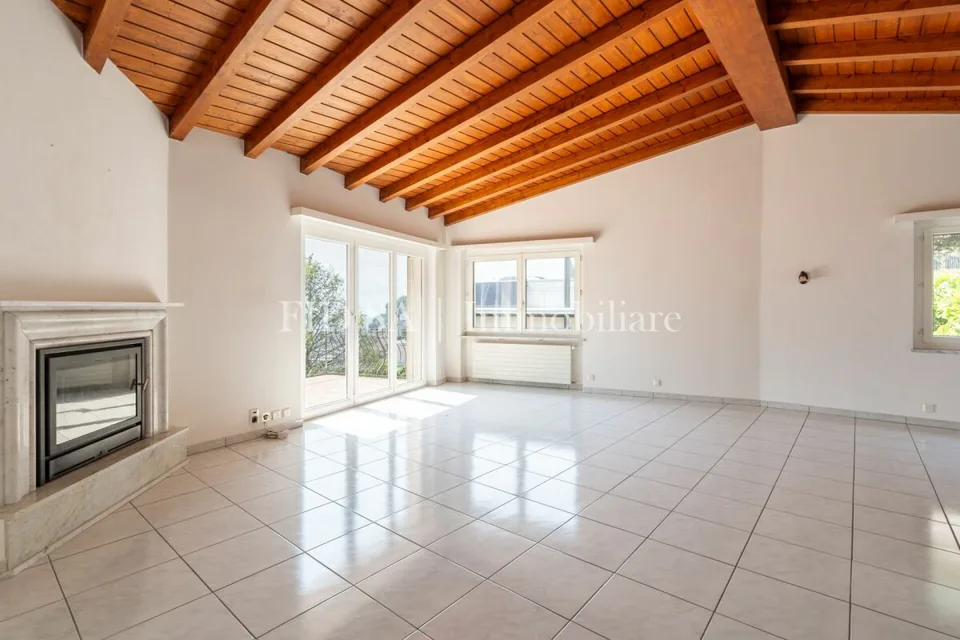 Casa indipendente in splendida posizione collinare - natura, sole e privacy