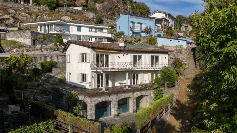 Casa indipendente in splendida posizione collinare - natura, sole e privacy