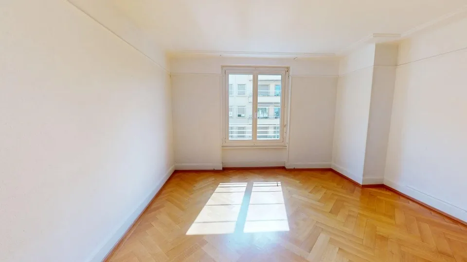 Four-room apartment in downtown Lausanne