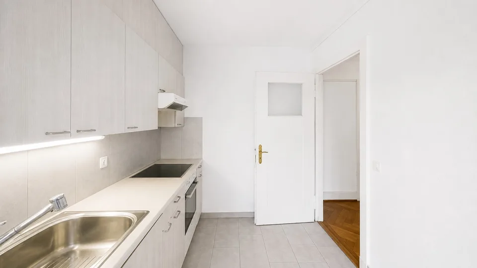 Four-room apartment in downtown Lausanne