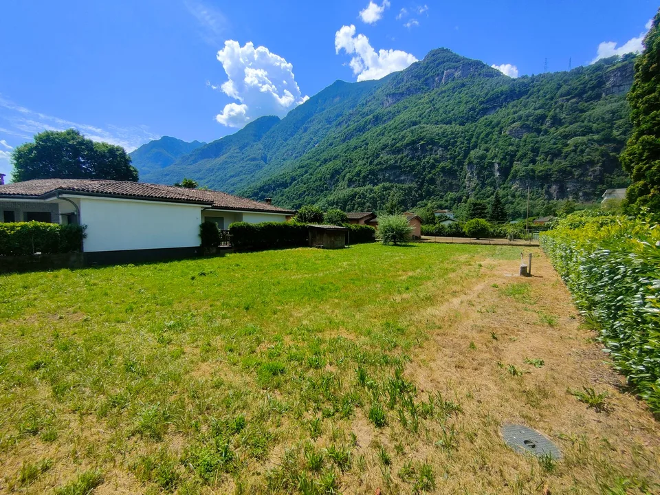 Terreno edificabile a Lodrino