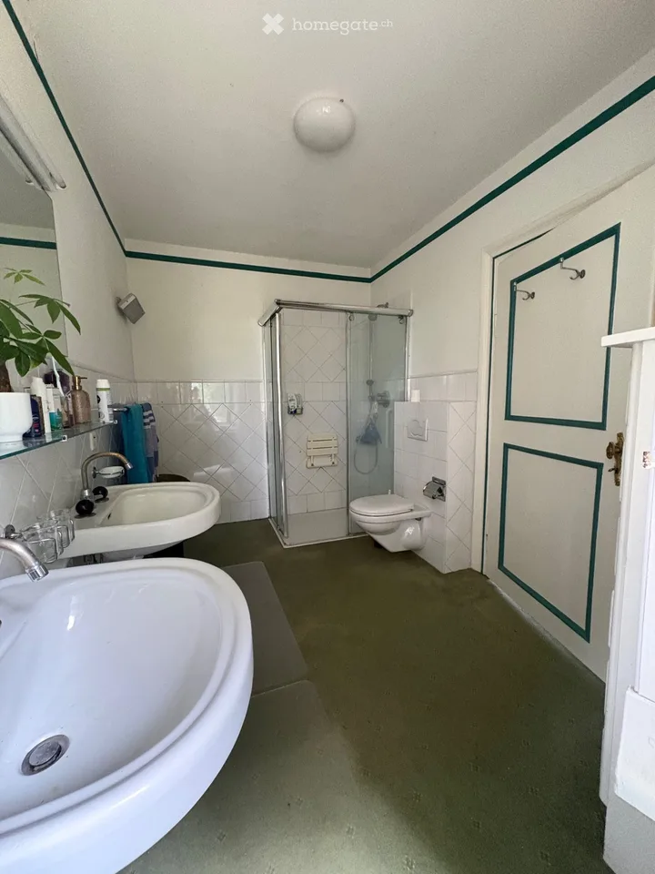 Chambre de caractère- 40 m²- sdb. privée dans un Château