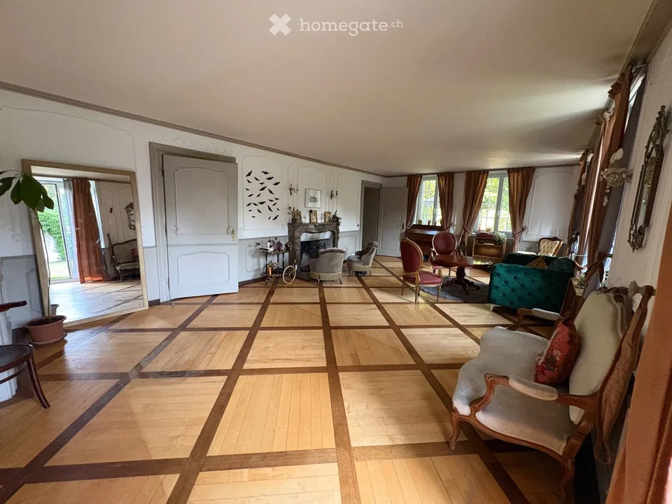 Chambre de caractère- 40 m²- sdb. privée dans un Château