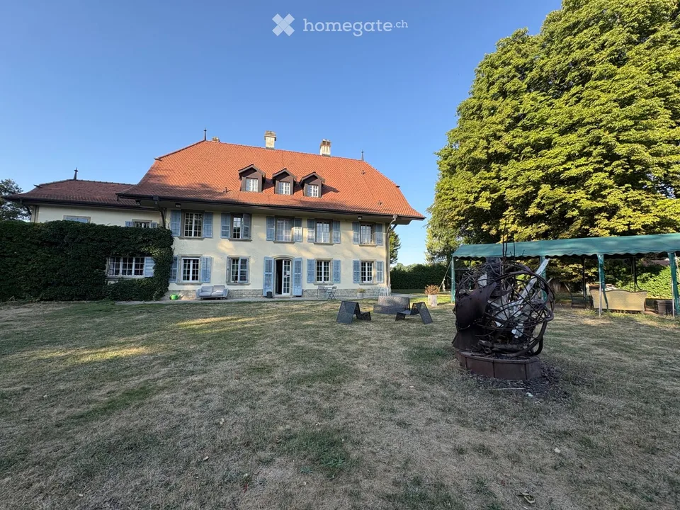 Chambre de caractère- 40 m²- sdb. privée dans un Château