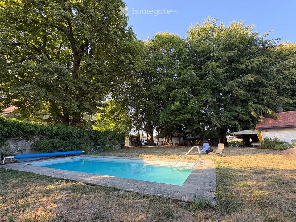 Chambre de caractère- 40 m²- sdb. privée dans un Château