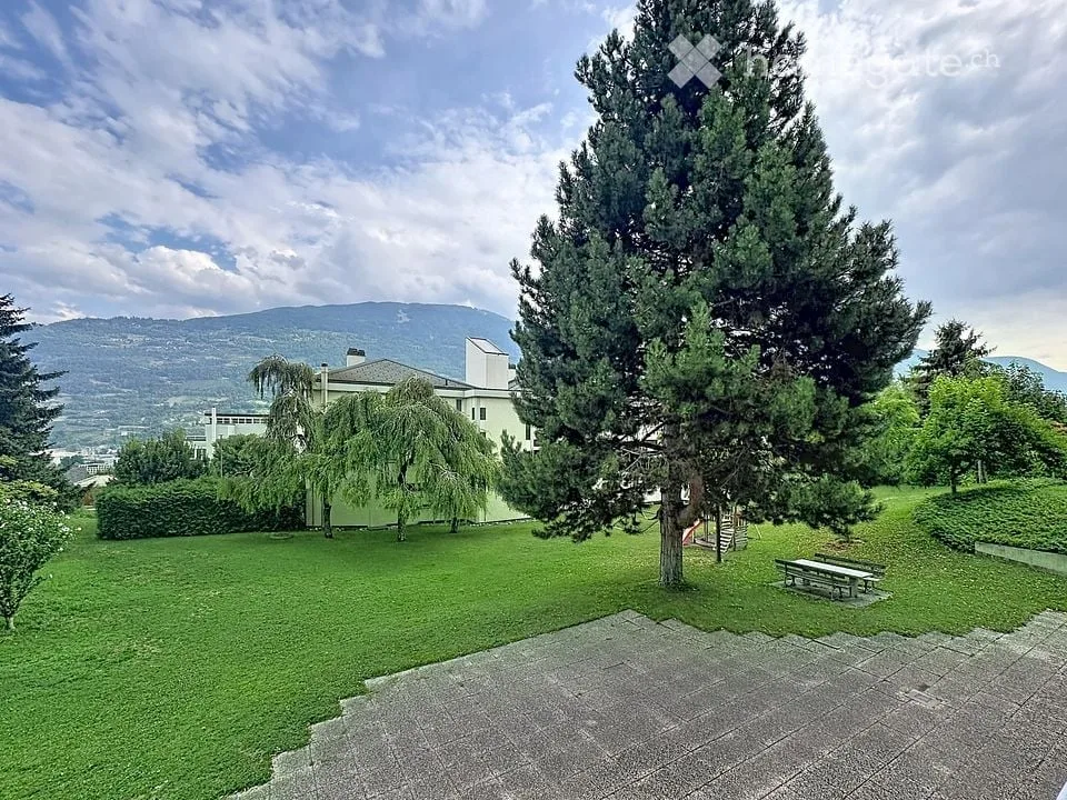 Appartement lumineux de 4.5 pièces à Sion – Accessible et bien situé
