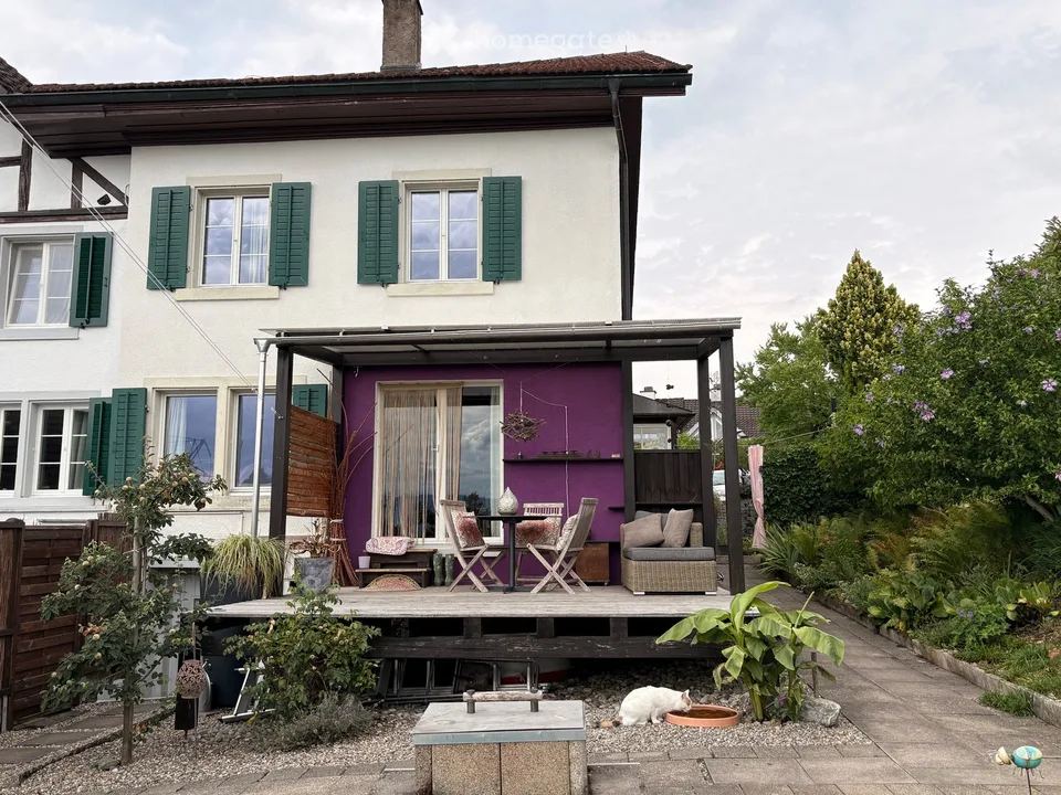 Charmantes Einfamilienhaus an ruhiger Lage in Wolfhausen (angebaut an Riegel-Doppelhaus)