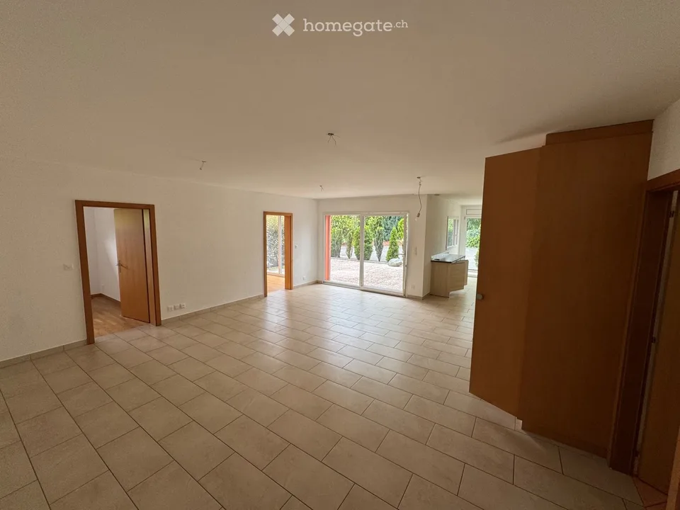 3.5-room apartment in Bramois, calm and bright
