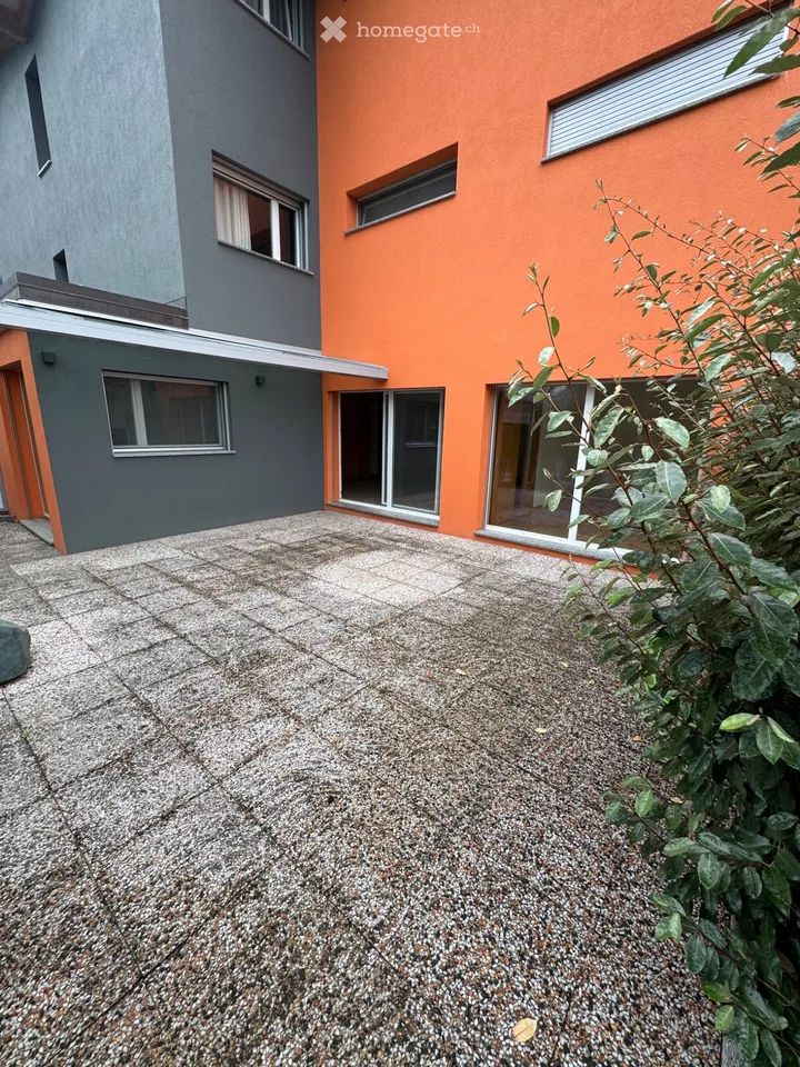 3.5-room apartment in Bramois, calm and bright